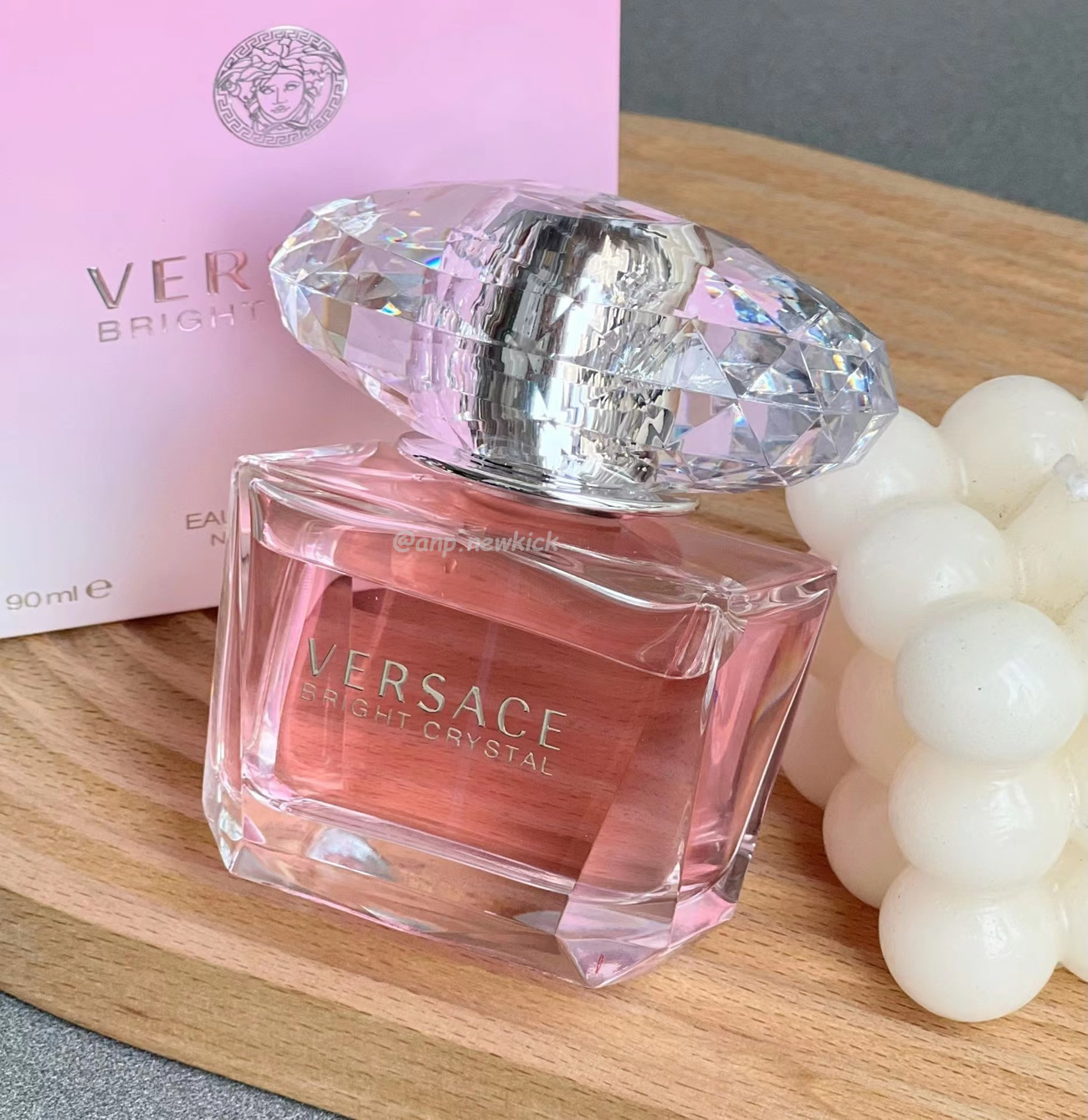 Versace Bright Crystal Edt 90ml (4) - newkick.vip